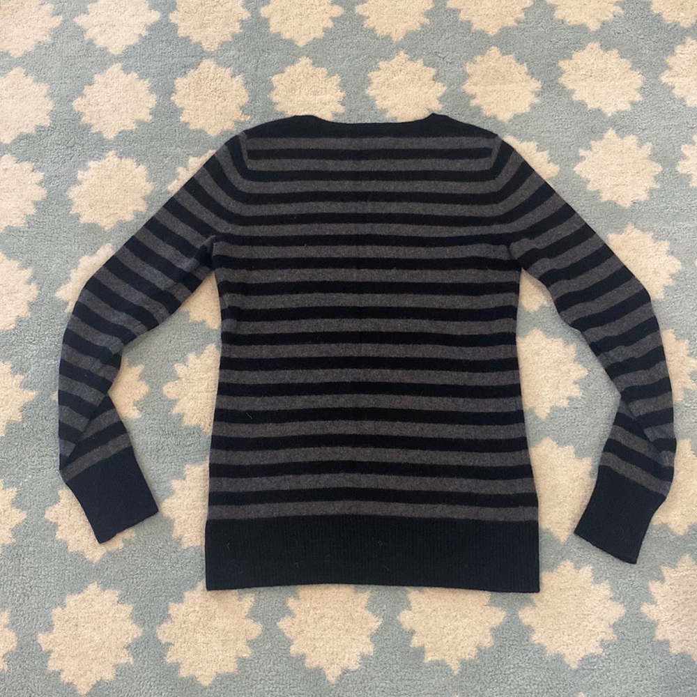 C by Bloomingdales Cashmere Sweater - Picture 3 of 4